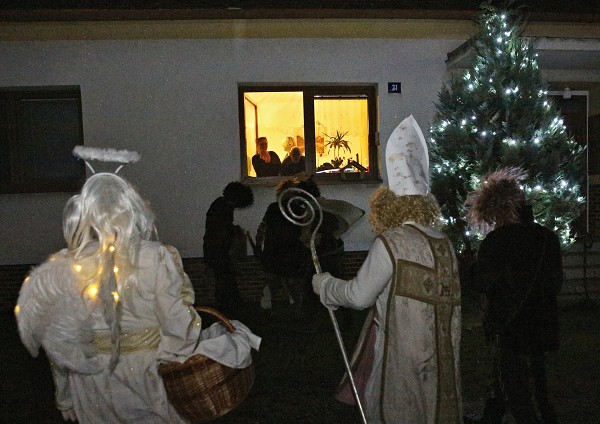 Přišli čerti s Mikulášem, dokonce i anděl